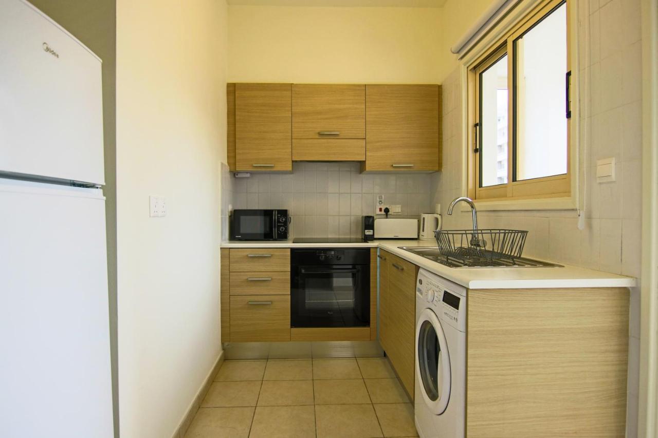 Phaedrus Living City View Luxury Iras Flat 102 Nikosia Exterior foto